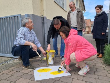 Malen der gelben Füße